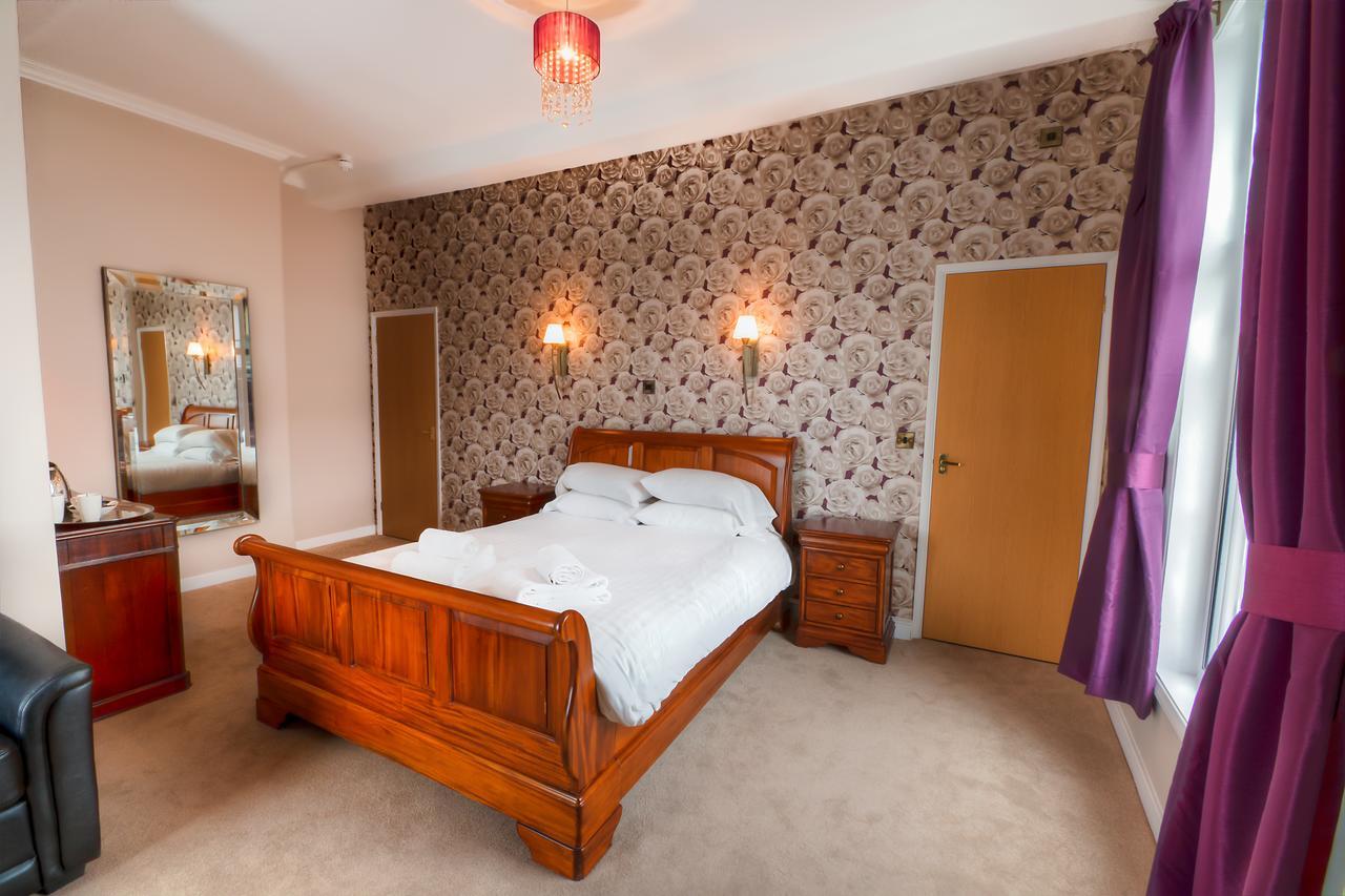 The Elephant & Castle Hotel ニュータウン エクステリア 写真
