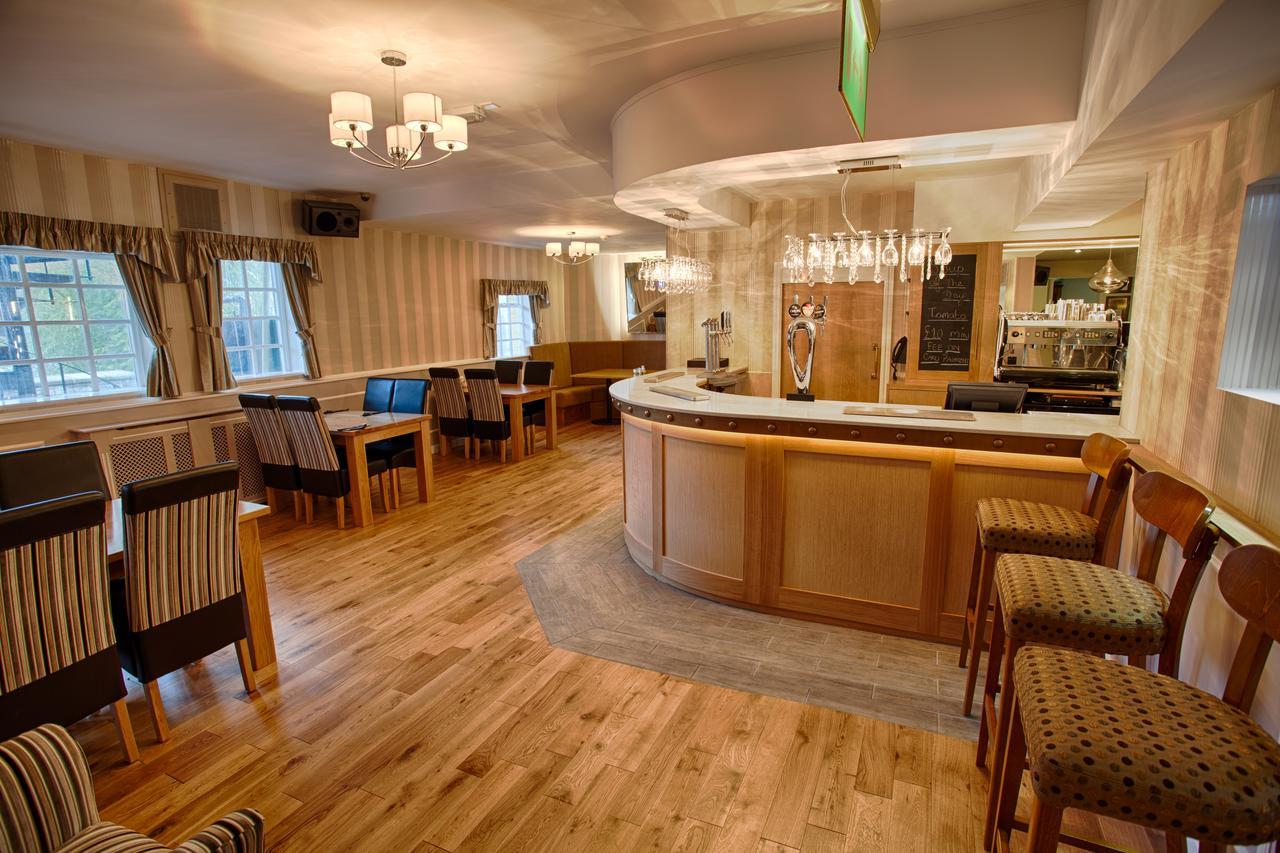 The Elephant & Castle Hotel ニュータウン エクステリア 写真